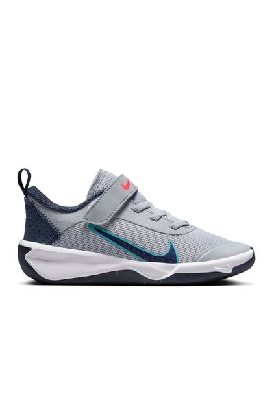 Nike OMNI MULTI-COURT Çocuk Spor ve Antrenman Ayakkabısı DM9026-010 Gri
