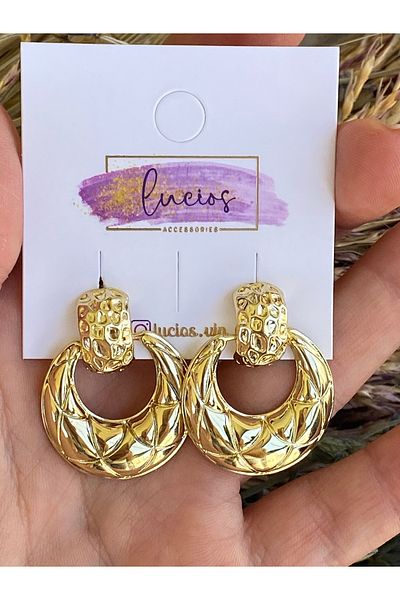 Lucios Zarra Nail Earring with Golden Craftsmanship