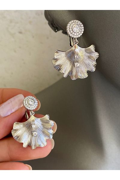 Lucios Retro Stone Earrings with Golden Craftsmanship
