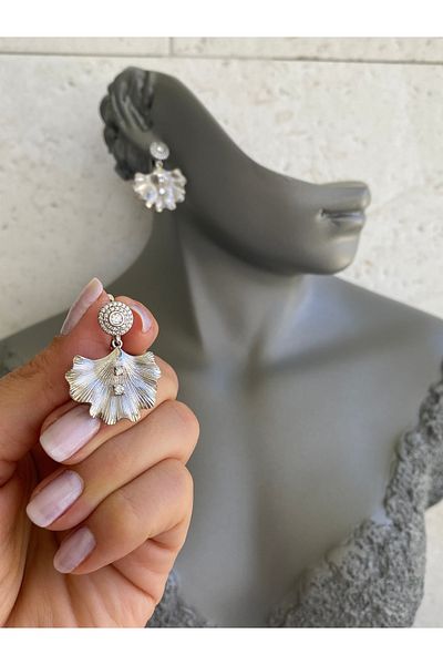 Lucios Retro Stone Earrings with Golden Craftsmanship