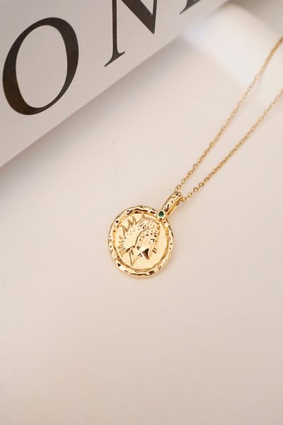 DEMOKAN Women's Steel Necklace Caesar Medallion Model Necklace