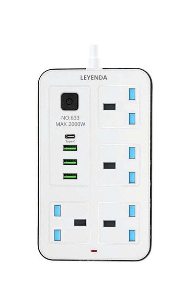 Generic سلك تمديد عالمي بطول 3 أمتار مع 4 مقابس طاقة و3 فتحات USB