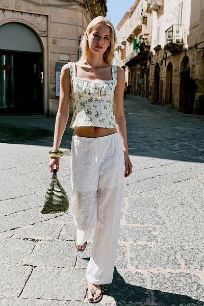 Trendyol Collection Pantaloni albi cu șireturi Brode cu tăietură dreaptă/dreaptă TWOSS25PL00044