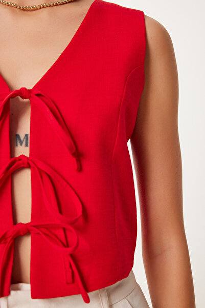 Happiness İstanbul Kadın Kırmızı Bağlama Detaylı Crop Keten Yelek RG00068