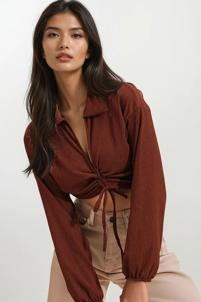 Trend Alaçatı Stili Dámská hnědá pletená blůza Polo s výstřihem vpředu s dlouhým rukávem ALC-X9727