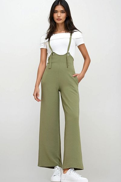 Trend Alaçatı Stili Khakifarbene Damen-Salopet mit verstellbarem Riemen und verstecktem Reißverschluss und doppelter Tasche ALC-X11979