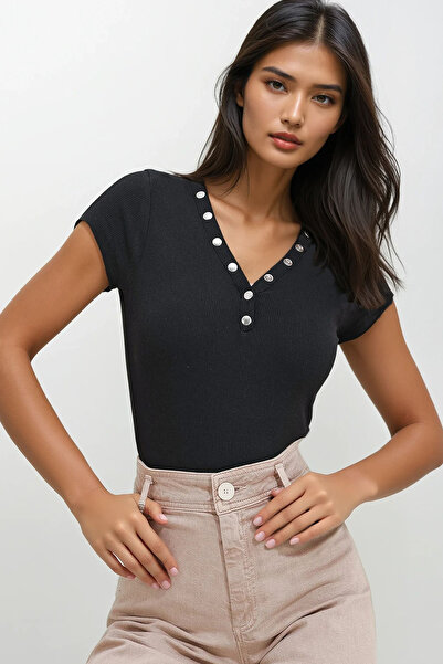 Trend Alaçatı Stili Kadın Siyah V Yaka Çıt Çıt Çıt Kapamalı Bluz ALC-X11576