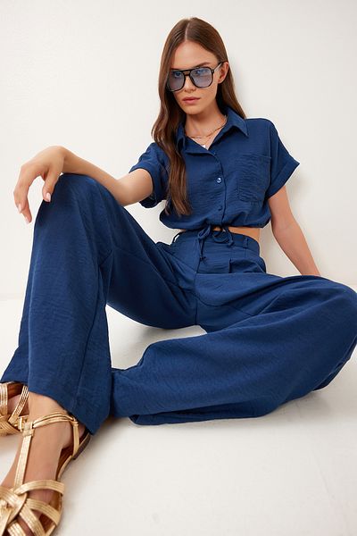 Happiness İstanbul Women's Navy Blue Linen Crop Shirt Pants Set Bv00149