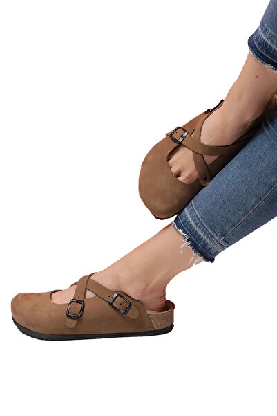 Bequemere شبشب نسائي من الجلد الطبيعي من Nilda Cork موديل مغلق لتقويم العظام