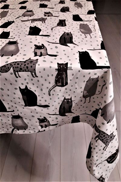eno concept 100% Cotton Linen Look Cat Pattern White Table Cloth