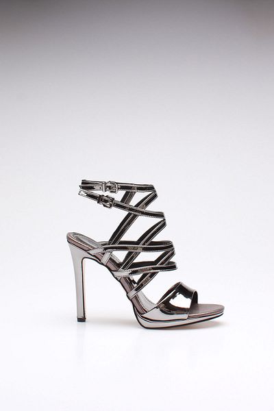 ROVIGO Women's Platinum Patent Leather Heeled Shoes