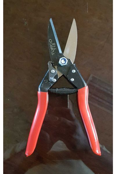 Baby Turco T18 Model Bedding Manufacture - Tin and Branch Pruning Shears
