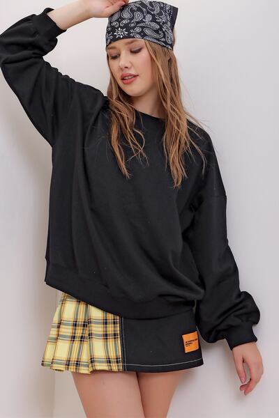 Trend Alaçatı Stili Dámská černá oversize mikina Crew Neck Neck Basic ALC-669-001