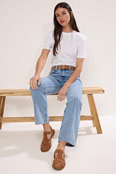 TRENDYOL SHOES Tan Suede Flat Sole Kulaté Toe Dámské sandály TAKSS25SD00059