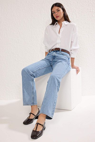 TRENDYOL SHOES Класически дамски обувки на ток Mary Jane - тъмно кафяви, детайл с катарама, T-каишка Takaw25Sd00001