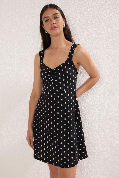 Trendyol Collection Μαύρο λουράκι πουά φούστα με βολάν Εύκαμπτο μίνι πλεκτό φόρεμα TWOSS25EL00379