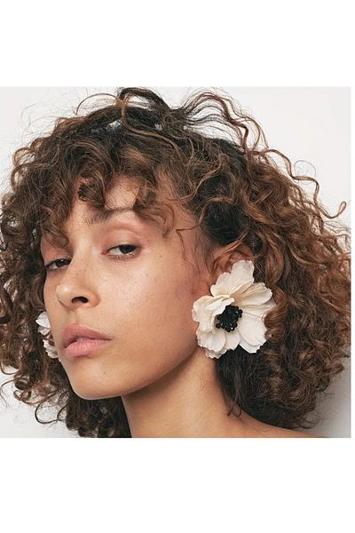 mos&more White Fabric Flower Brand Big Women's Earrings