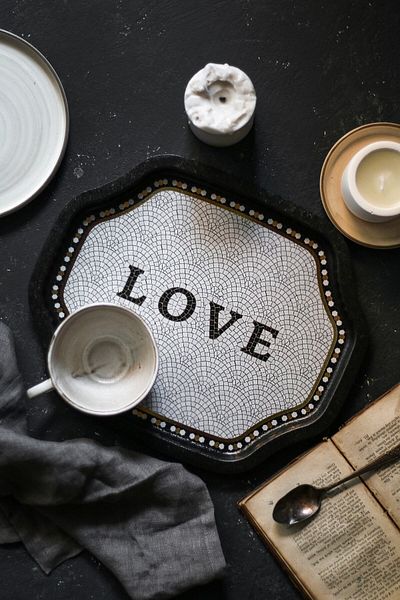 EVLE Ee166-1e Mosaic Love Patterned Special Shape Tray 28x33 Cm
