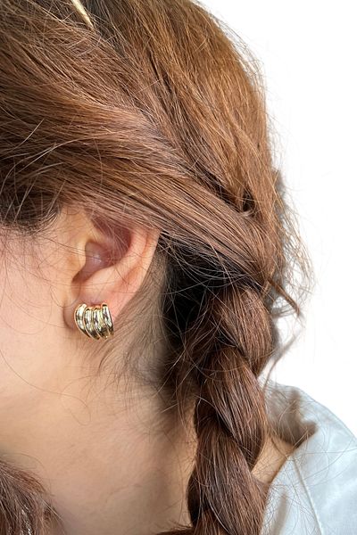 stravis Gold Color Line Detail Earrings