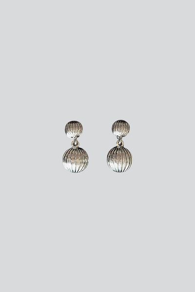 stravis Dangle Shell Earrings
