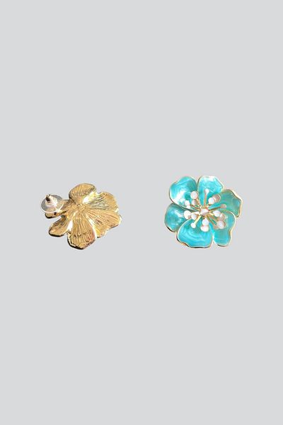 stravis Blue Enamel Flower Earrings