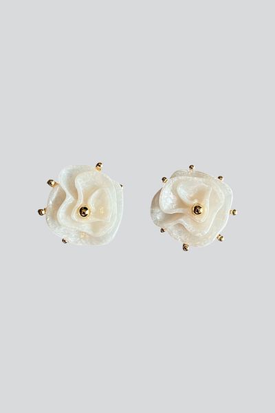stravis Gold Detail Flower Earrings