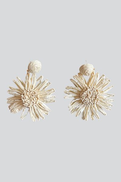 stravis Wicker Flower Earrings