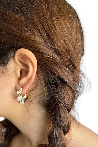 stravis Gold Pearl Drop Earrings