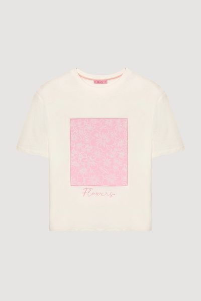 Quzu Block Detailed Floral Embroidered T-Shirt Ecru