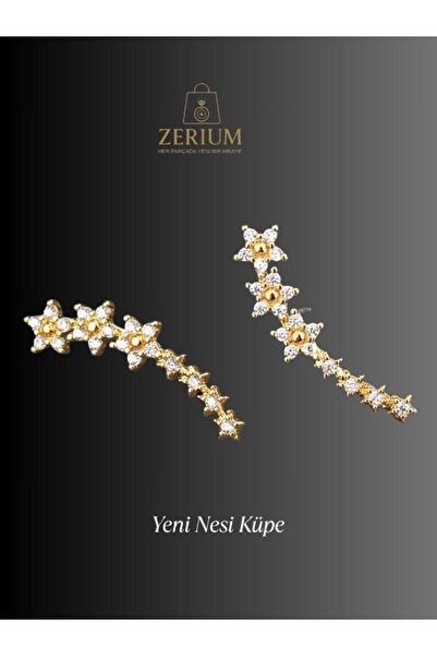 ZERİUM Taşlı Çiçek Elegansı – Modern ve Şık Kadın Çelik Küpe - Altın Renk