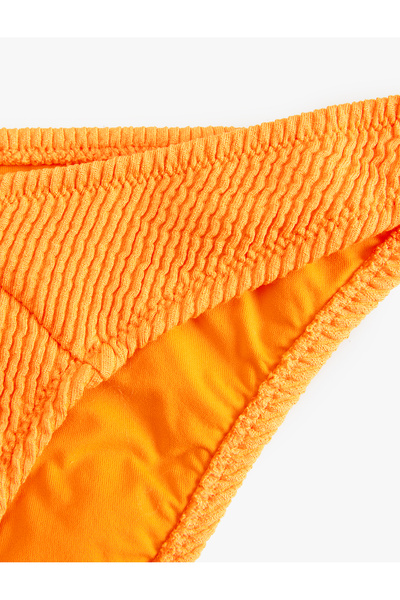 Koton Asimetrik Bel Detaylı Dokulu Brazilian Bikini Altı
