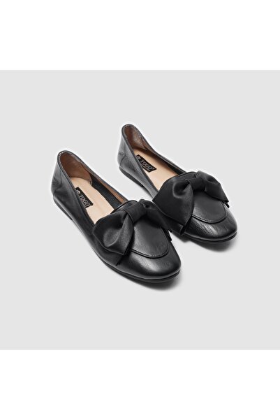 TOGO Siyah Hakiki Deri Fiyonklu Kadın Babet Ayakkabı [060040]