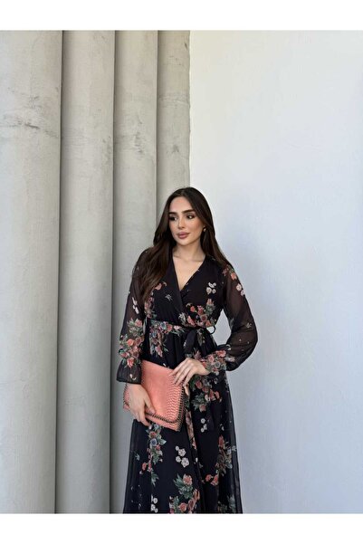 MitraMina فستان شيفون مبطن بياقة مزدوجة الصدر وحزام على شكل زهرة