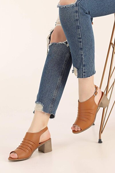 ERDİ AKAY صنادل نسائية مريحة بكعب من الجلد الطبيعي