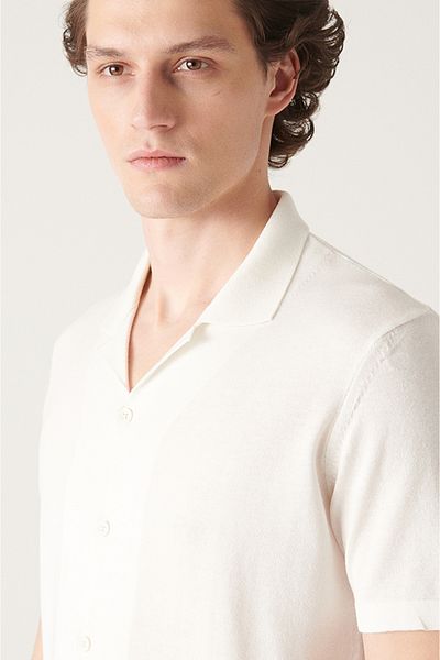 Avva Men's White Cuban Collar Buttoned Knitwear T-Shirt B 005008