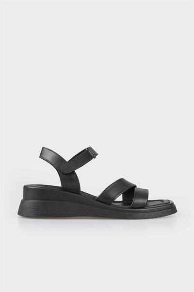 Elle Shoes Siyah Deri Kadın Dolgu Topuk Sandalet