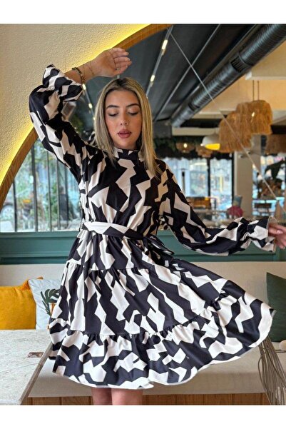 MODA    Women's Long Sleeve Half Turtleneck Geometric Pattern Short Hooded Diver Dress