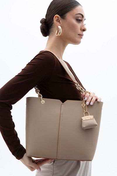 Matthew Cox Women's Shoulder Bag Byn2380