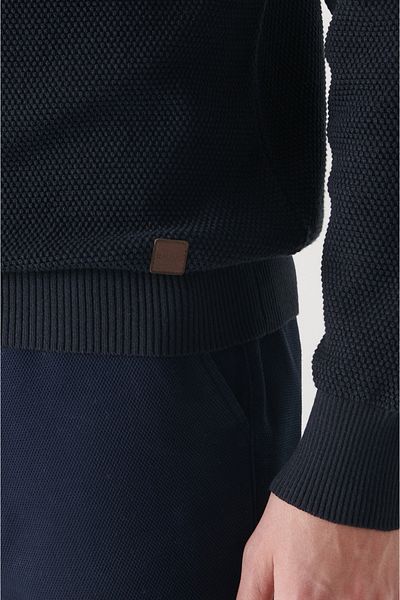 Avva Marineblauer Doppelkragen-Strickpullover aus strukturierter Baumwolle für Herren A22y5001