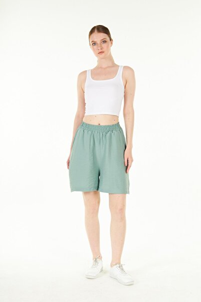 Chandraswear Green Women's Woven Linen Look Comfortable Fit Shorts - Noe