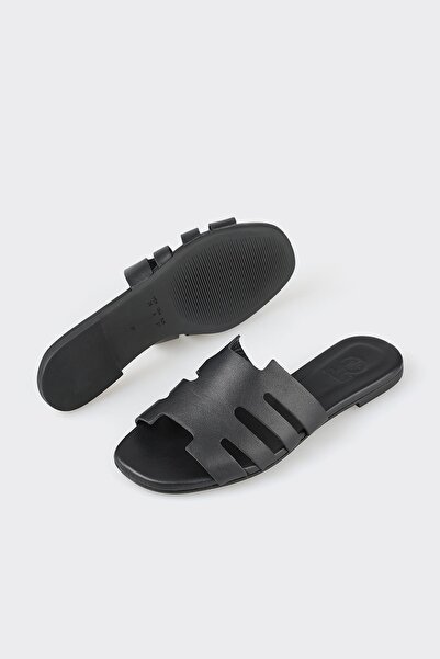 Elle Shoes Μαύρες δερμάτινες γυναικείες παντόφλες