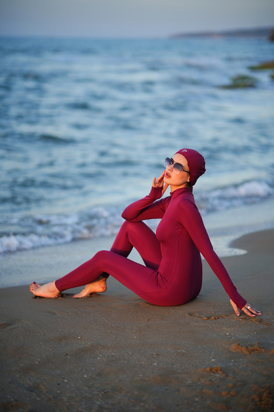 Zula Moda Boneli Long Sleeve Finger Snap Hijab Swimmer Swimsuit – Zippered Sports Model