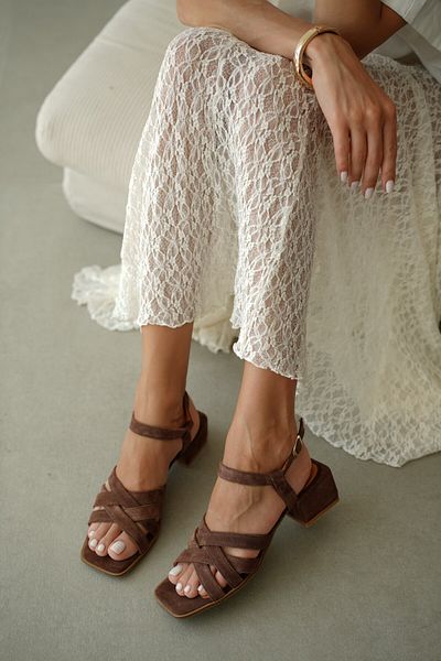 selinshoes Дамски обувки на висок ток Lupie с кръстосани каишки от естествена кожа - кафяви велурени