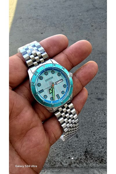 aks Coordinated watch design