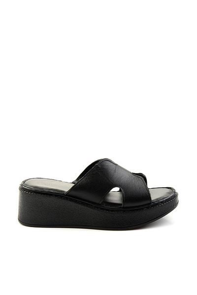 Bambi Black Leather Women's Slippers K04331126003