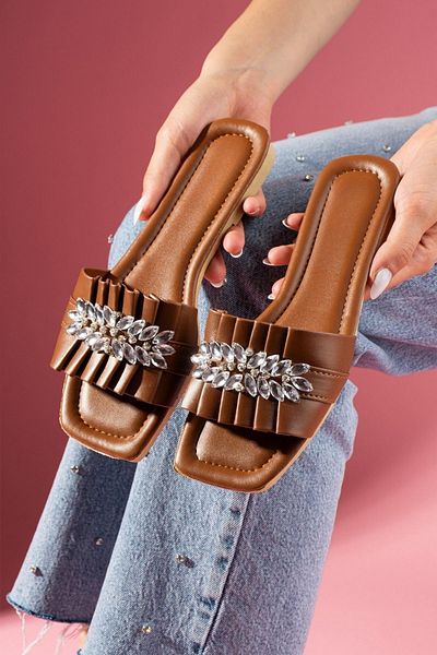 FUGA MODA Thor Tan Folded Leaf Stone Detailed Slippers