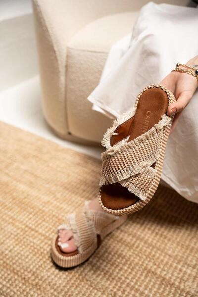 LAMİNTA Пантофи с пискюли Glimy