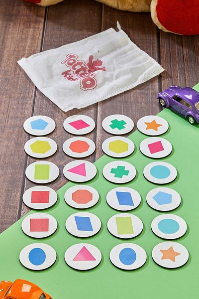 TOTTERİQ 24 Piece Wooden Memory Game – Educational Matching Game with Geometric Shapes Theme