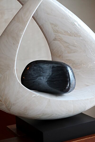 Moom Bag Women's Black Acrylic Chain Shoulder Bag with Grip Accessories