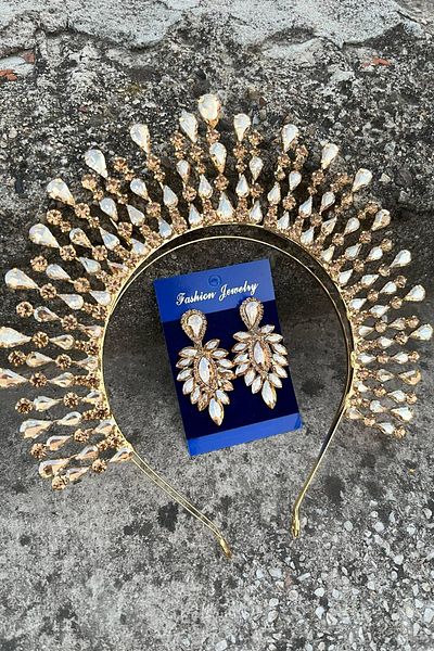 Hobigram Michaelle Gold Bridal Henna Crown Special Occasion Accessory Women's Crown and Thin Shuttle Earrings Set